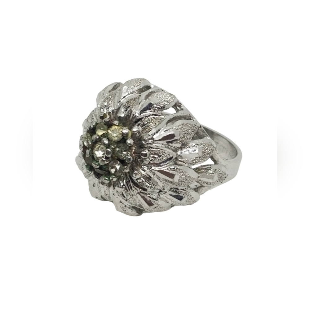 UNCAS VINTAGE SILVERPLATED FEATHERS DESIGN COCKTAIL RING WITH GLASS STONES